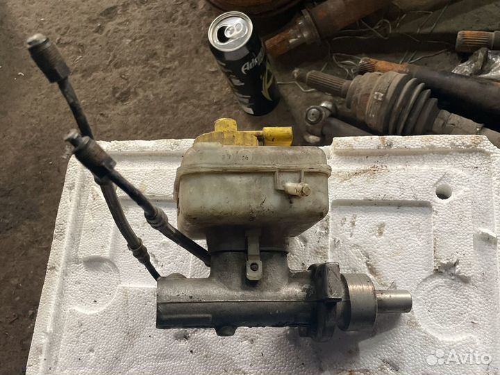 Цилиндр тормозной главный Skoda Octavia