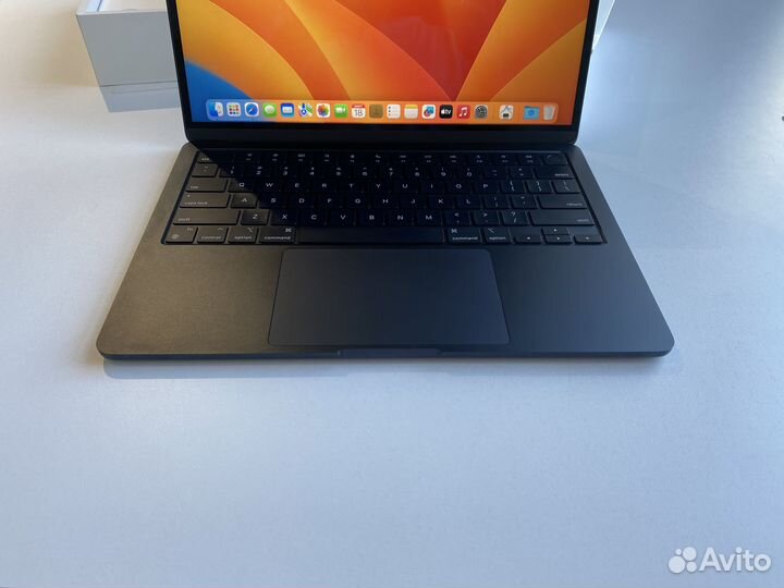 MacBook Air 13,6