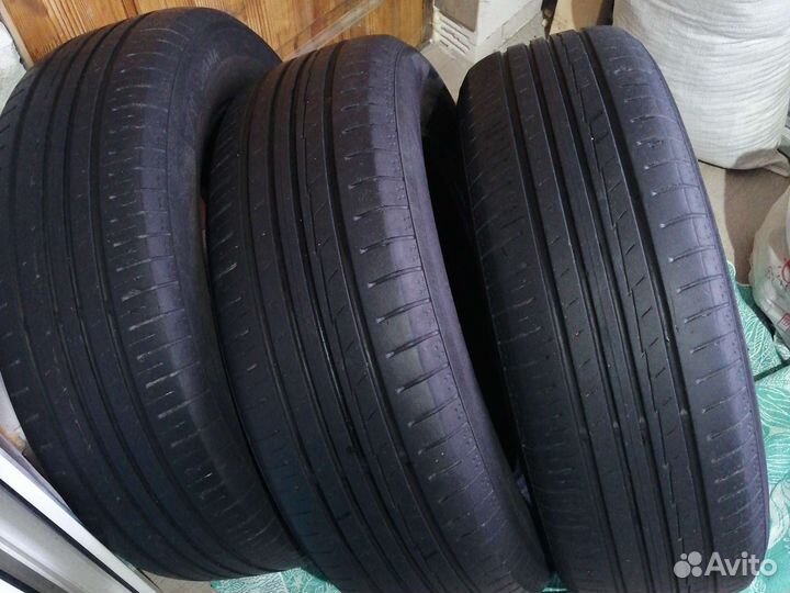 Yokohama BluEarth-A 215/65 R17