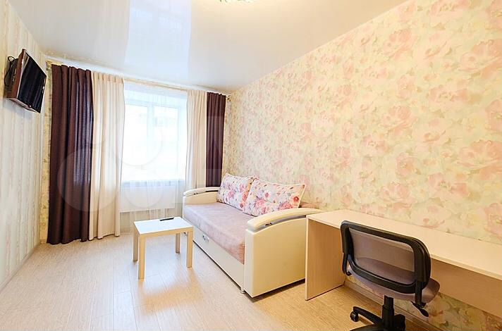 2-к. квартира, 60 м², 1/10 эт.