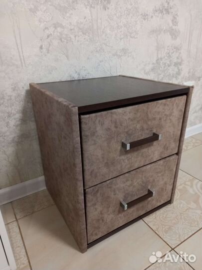 Тумба прикроватная