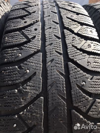 Bridgestone Ice Cruiser 7000S 215/65 R16 98T