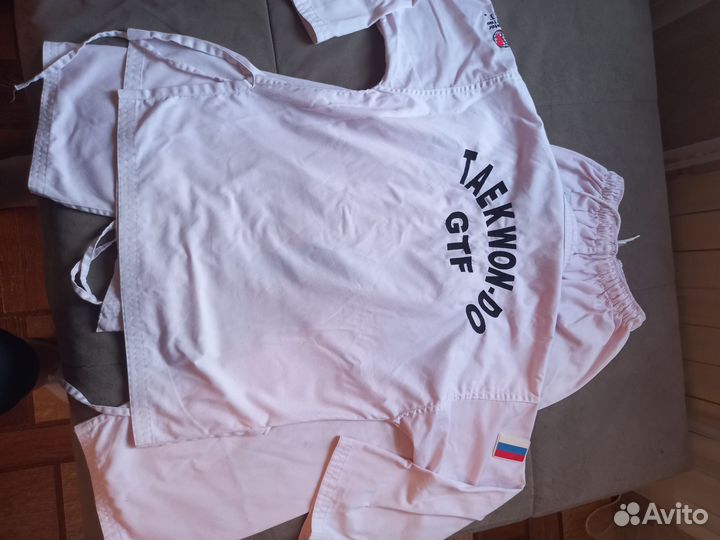 Таеквондо добок и экипировка