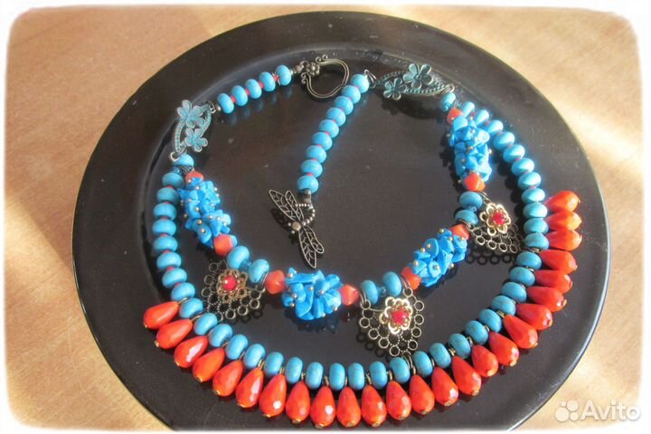 Колье с синтетической бирюзой