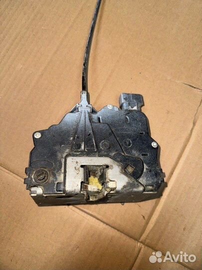 Замок двери задний правый Opel Corsa хэтчбек 5 дв