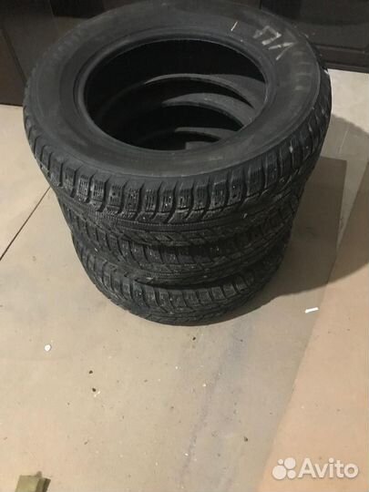 Kumho I'Zen KW22 215/65 R16
