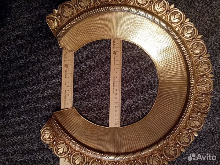 Огромный, старинный венец оклада иконы