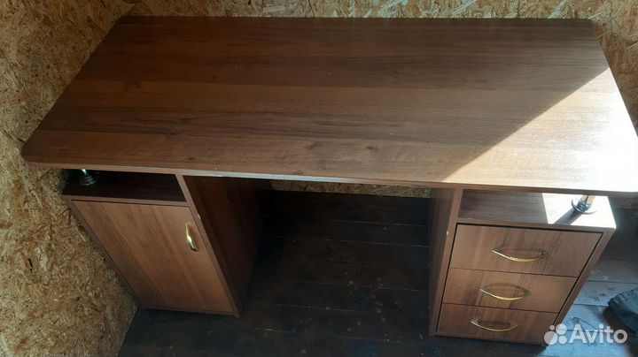 Письменный стол для школьника бу