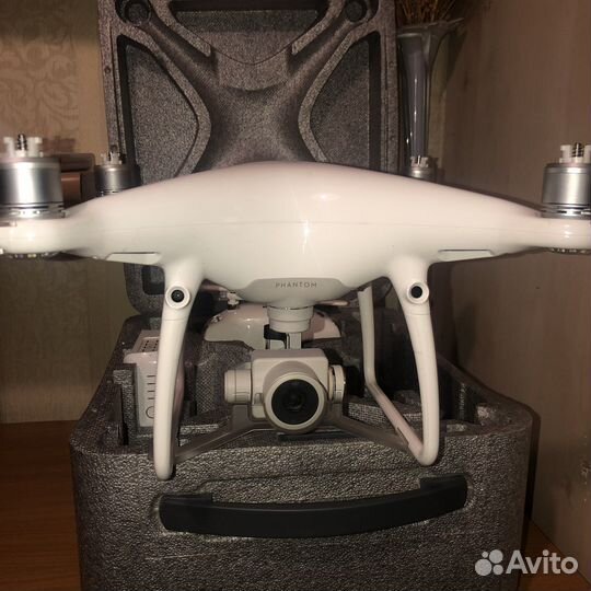 Квадрокоптер DJI Phantom 4 pro +