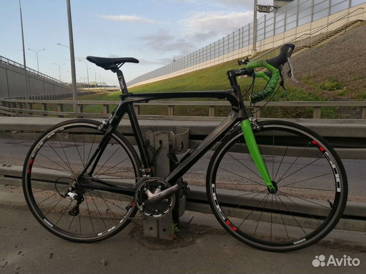 Карбоновый шоссейный велосипед