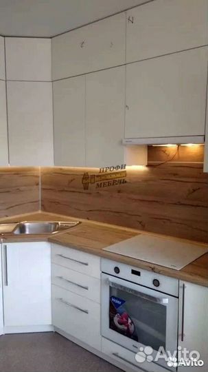 Кухня белая