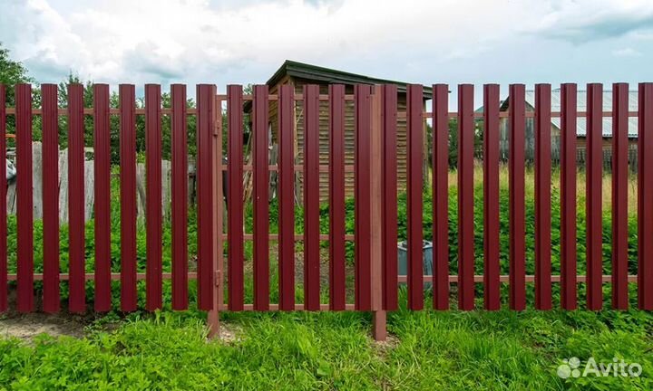 Забор из евроштакетника ,ворота качественно