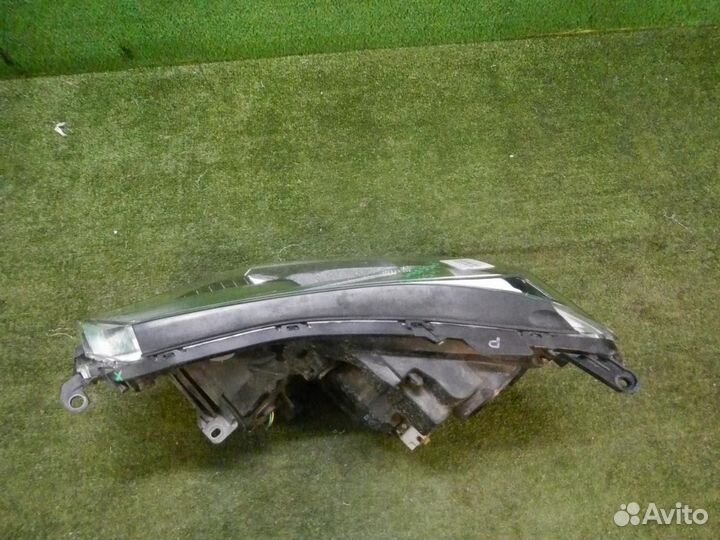 Фара правая Toyota RAV4