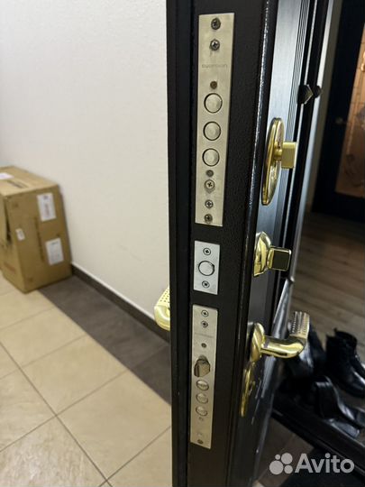 Дверь входная металлическая