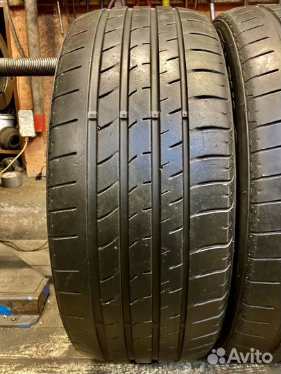 Roadstone N'Fera RU1 255/45 R20