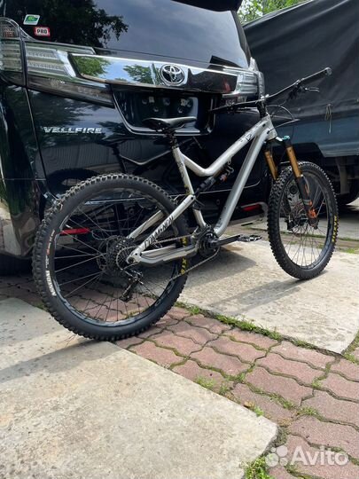 Продам топовый велосипед Commencal AM V4.2