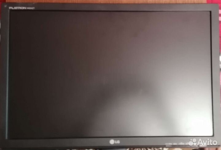 Монитор LG Flatron W2242T, 1680x1050, 75 Гц