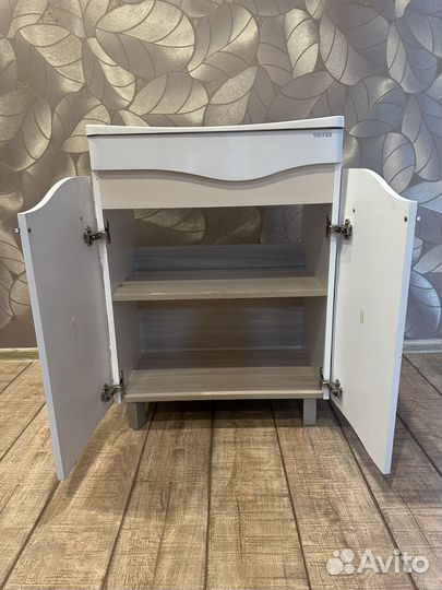 Тумба с раковиной для ванной