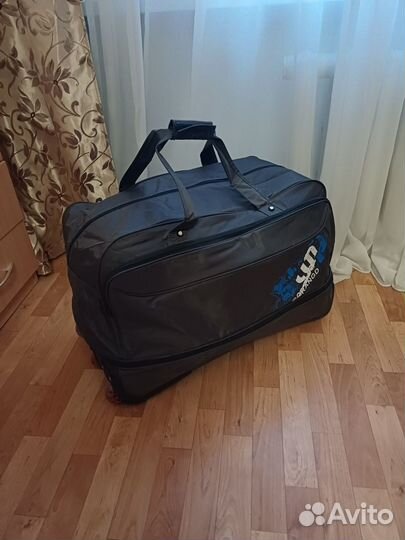 Сумка дорожная на колесах с выдвижной ручкой