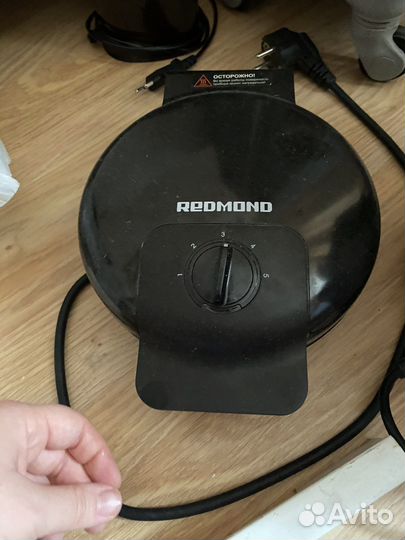 Вафельница redmond