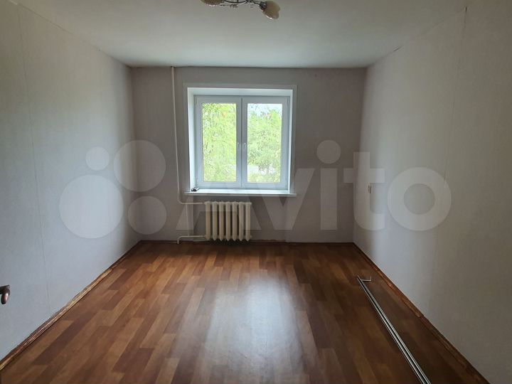 Комната 12,3 м² в 4-к., 2/5 эт.