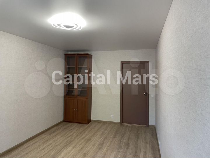 2-к. квартира, 58 м², 1/12 эт.