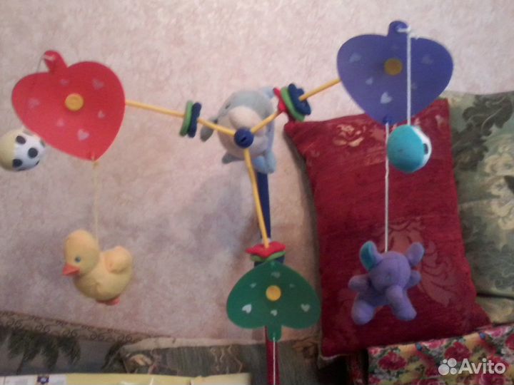 Продаю музык. карусель для младенцев/д-кроватки