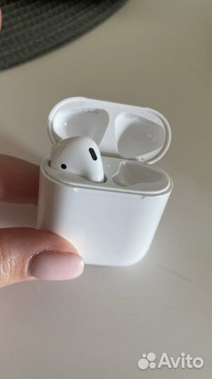 Беспроводные наушники apple airpods 2 левый