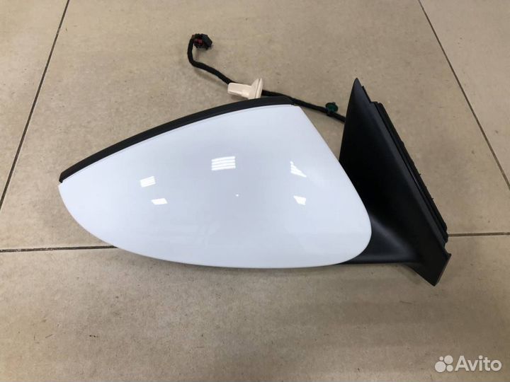 Зеркало правое электрическое Skoda Karoq 2017