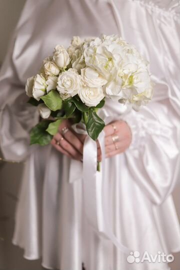 Свадебный букет невесты кустовая роза