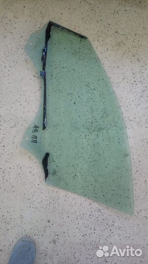 Стекло двери переднее левое правое Audi A4 B8