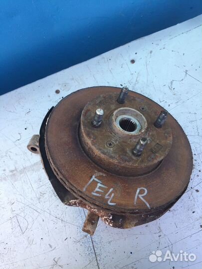 Кулак передний правый Hyundai Getz