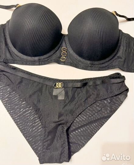 Комплект нижнего белья женский