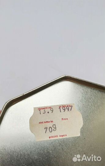 Металлическая винтажная коробочка (наверно от чая)