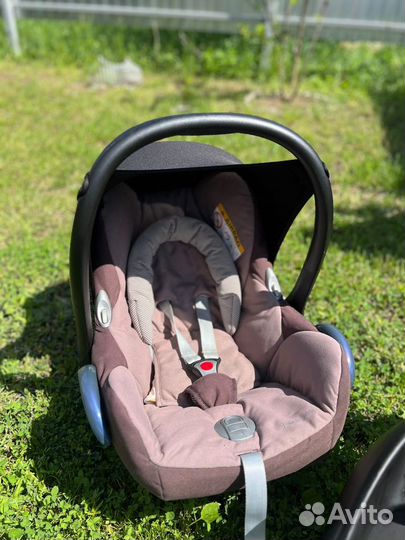 Автолюлька Maxi cosi с базой isofix