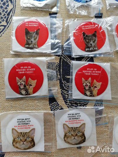 Наклейки на телефон коты