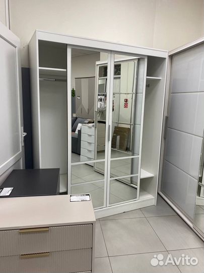 Шкаф симпл белый с зеркалом