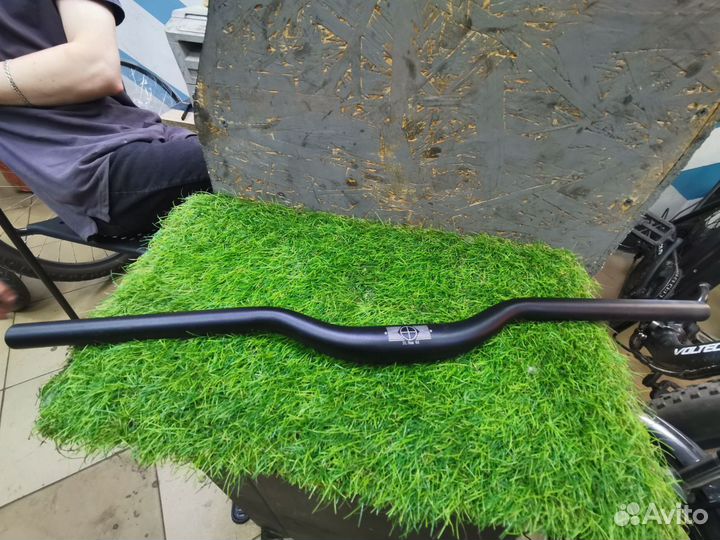 Руль чёрный алюминиевый 31,8 х 22,2 для велосипеда