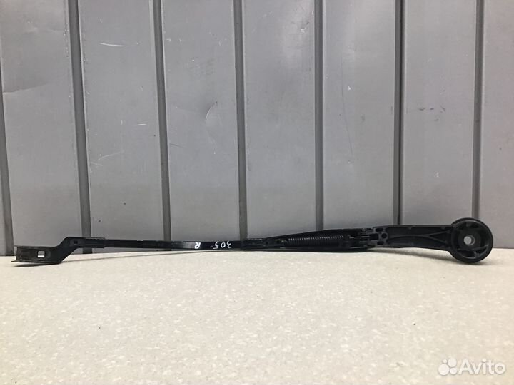 Поводок стеклоочистителя передний правый Ford Focu