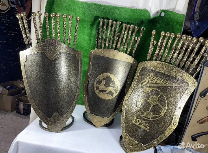 Подставка под шампуры Щит