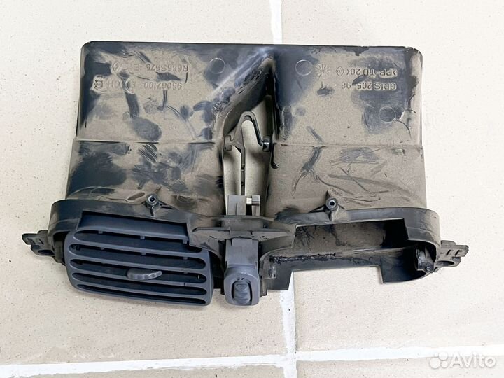 Воздуховод центральный Рено Клио