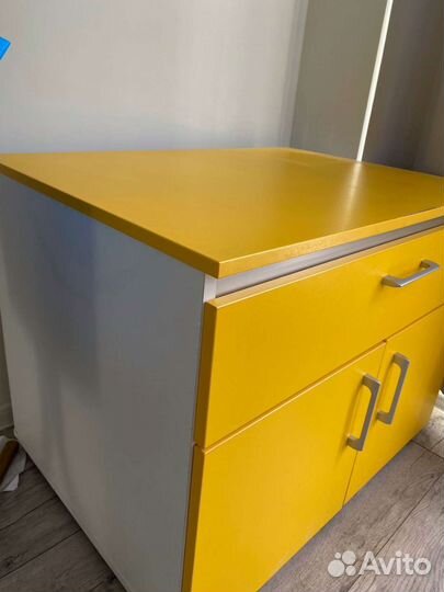 Тумба для дома и офиса желтая