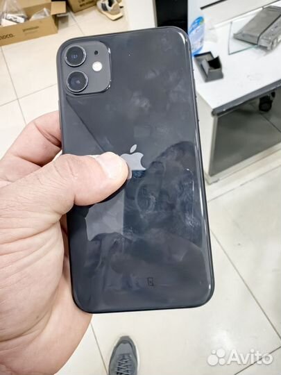 iPhone 11, 64 ГБ