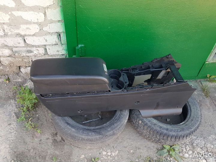 Подлокотник Mazda CX-7 (2006-2012)