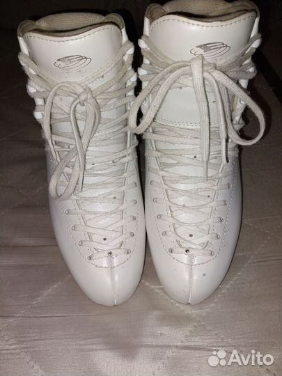 Ботинки для фигурного катания