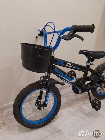 Детский велосипед четырехколесный