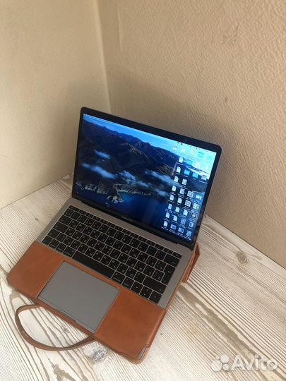 MacBook Pro 2016 8/256 полный комплект с чеком