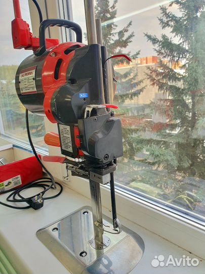 Продам сабельный раскройный нож