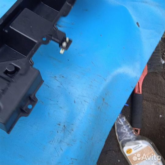 Направляющая заднего бампера Jaguar XF, X250 (200