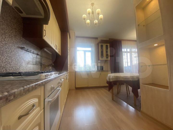 3-к. квартира, 114 м², 5/6 эт.